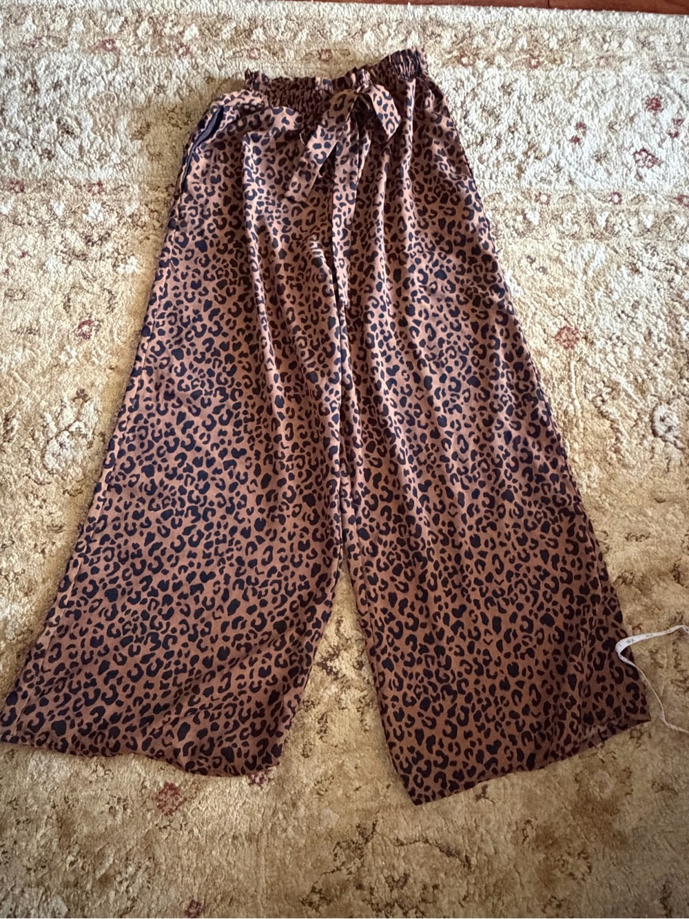 Women's Sienna Sky XS Wide-Leg Leopard Print Pants pockets EUC bow waist elastic